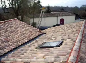 une fenêtre de toit type Velux